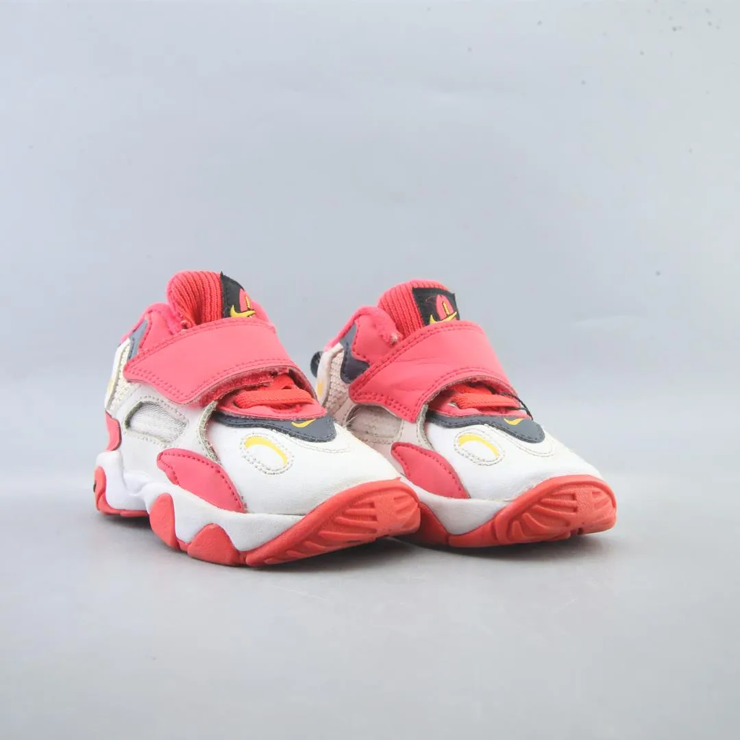 NIKE SPEED TURF Nike running shoe close-ups
