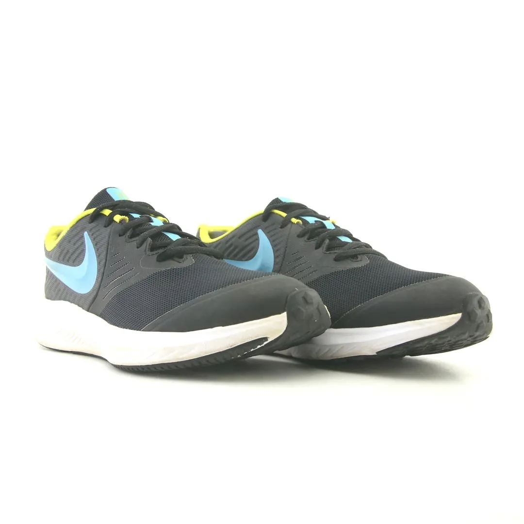 NIKE STAR RUNNER 2 sleek Nike sneaker angles