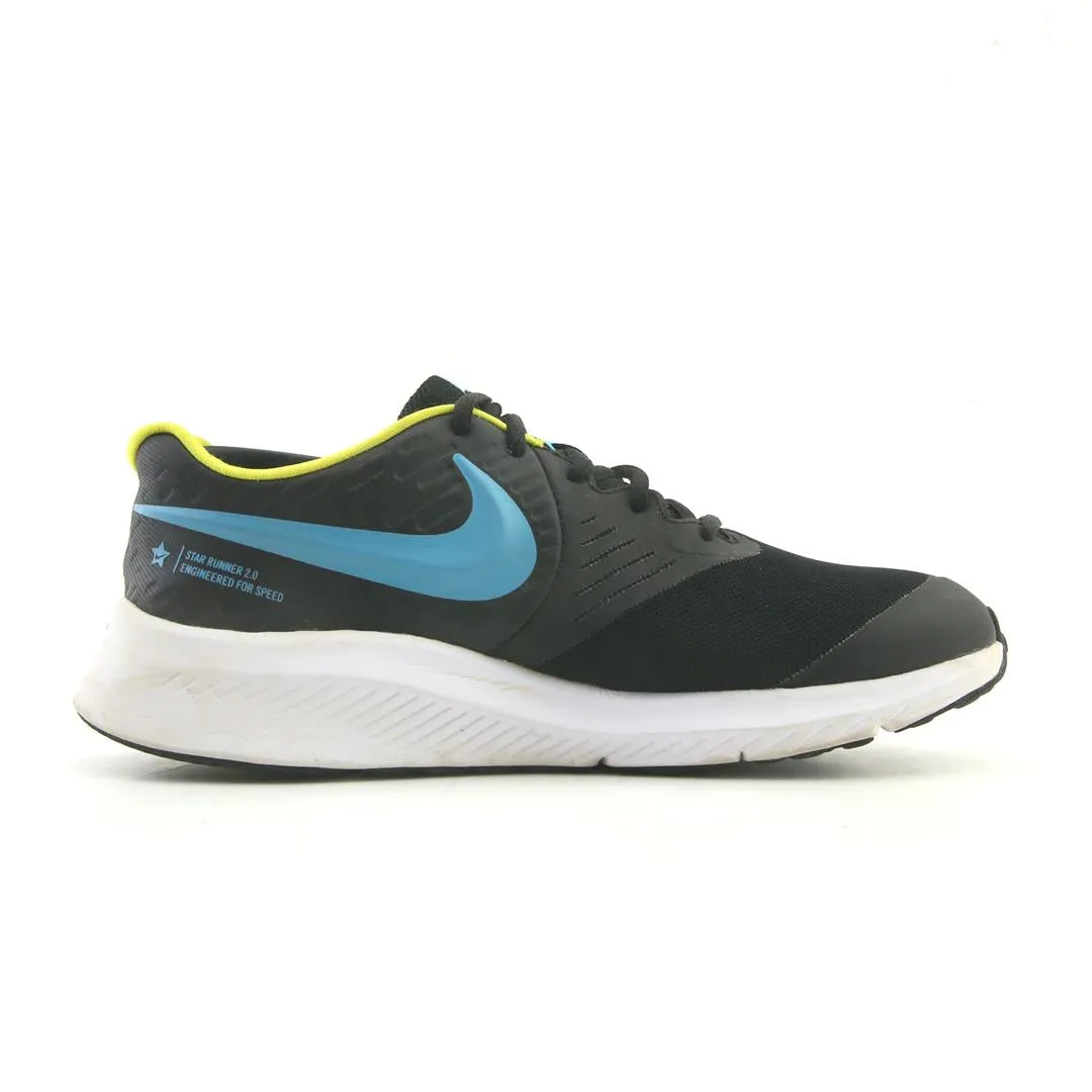 NIKE STAR RUNNER 2 sleek Nike sneaker angles