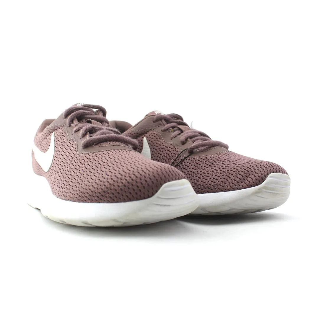 NIKE TANJUN modern Nike footwear styles