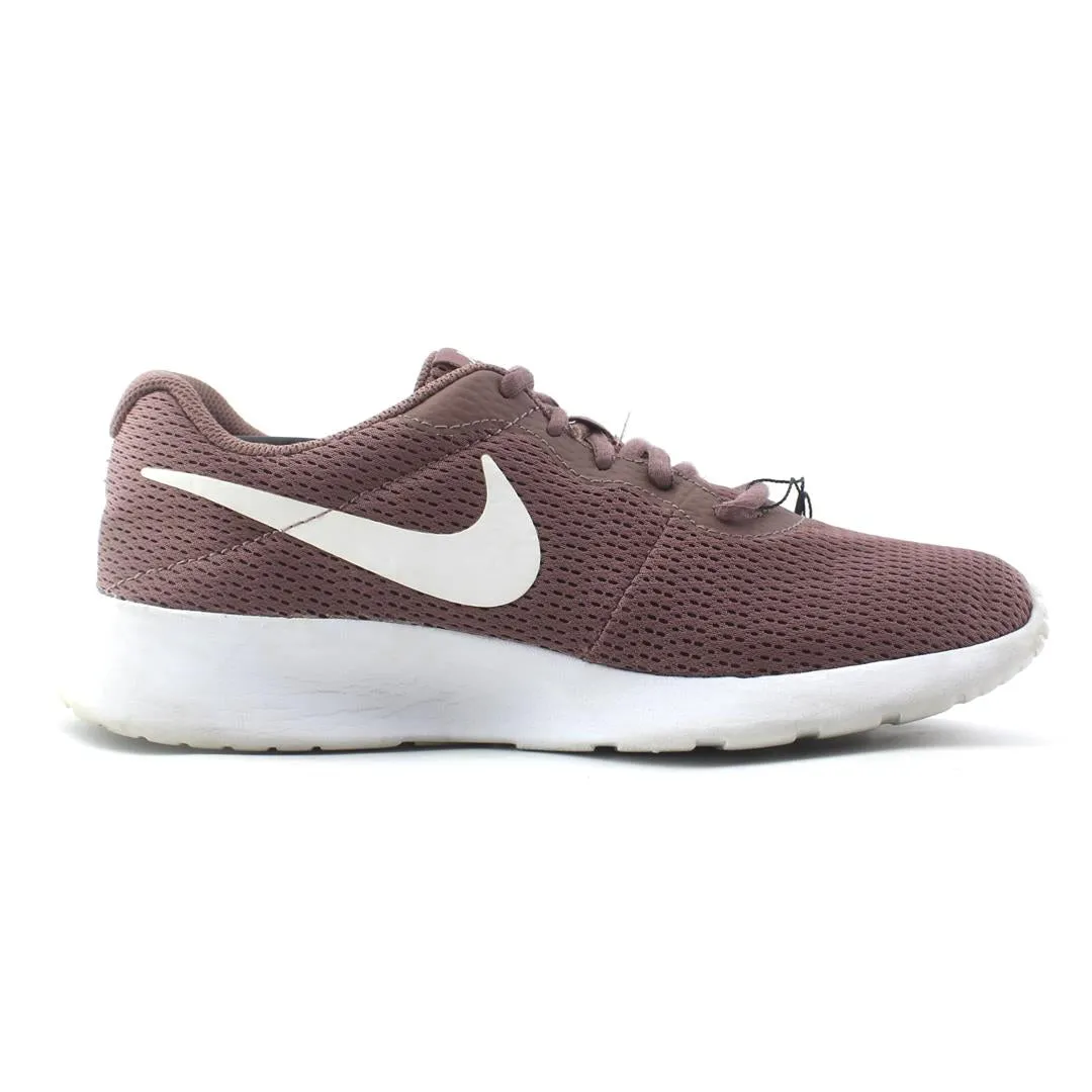 NIKE TANJUN modern Nike footwear styles