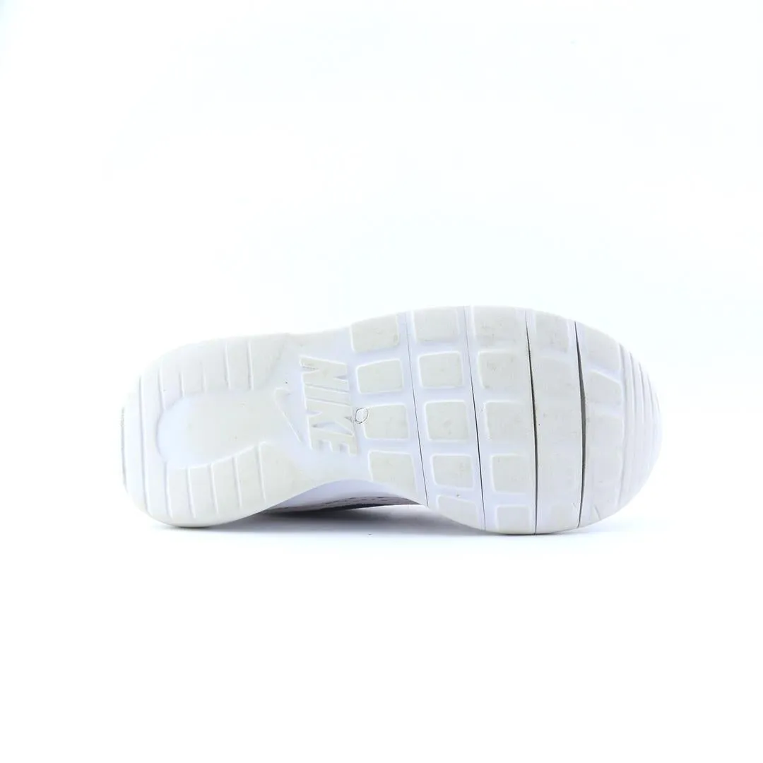 NIKE TANJUN Nike athletic footwear visuals