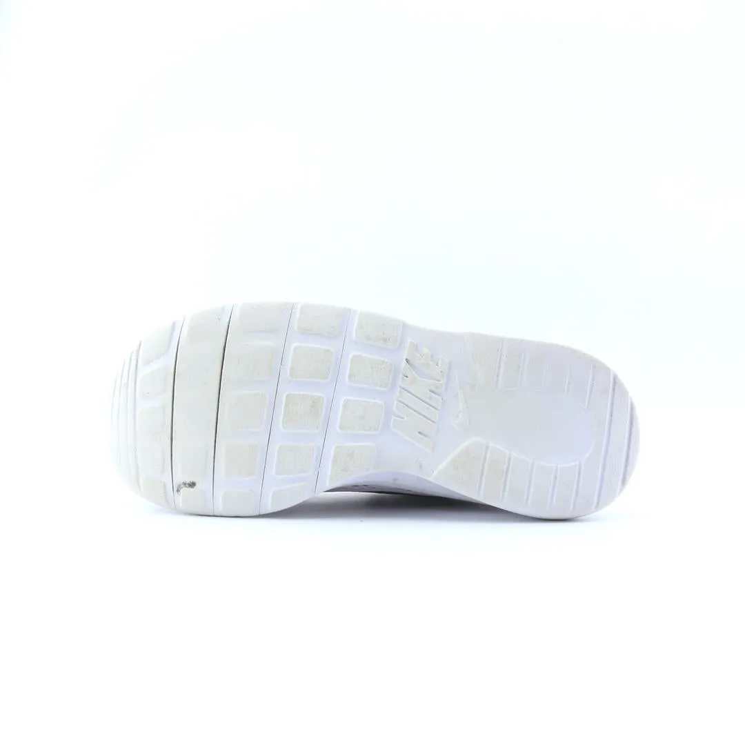 NIKE TANJUN Nike athletic footwear visuals