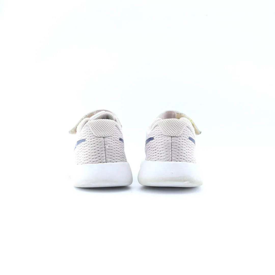 NIKE TANJUN Nike athletic footwear visuals