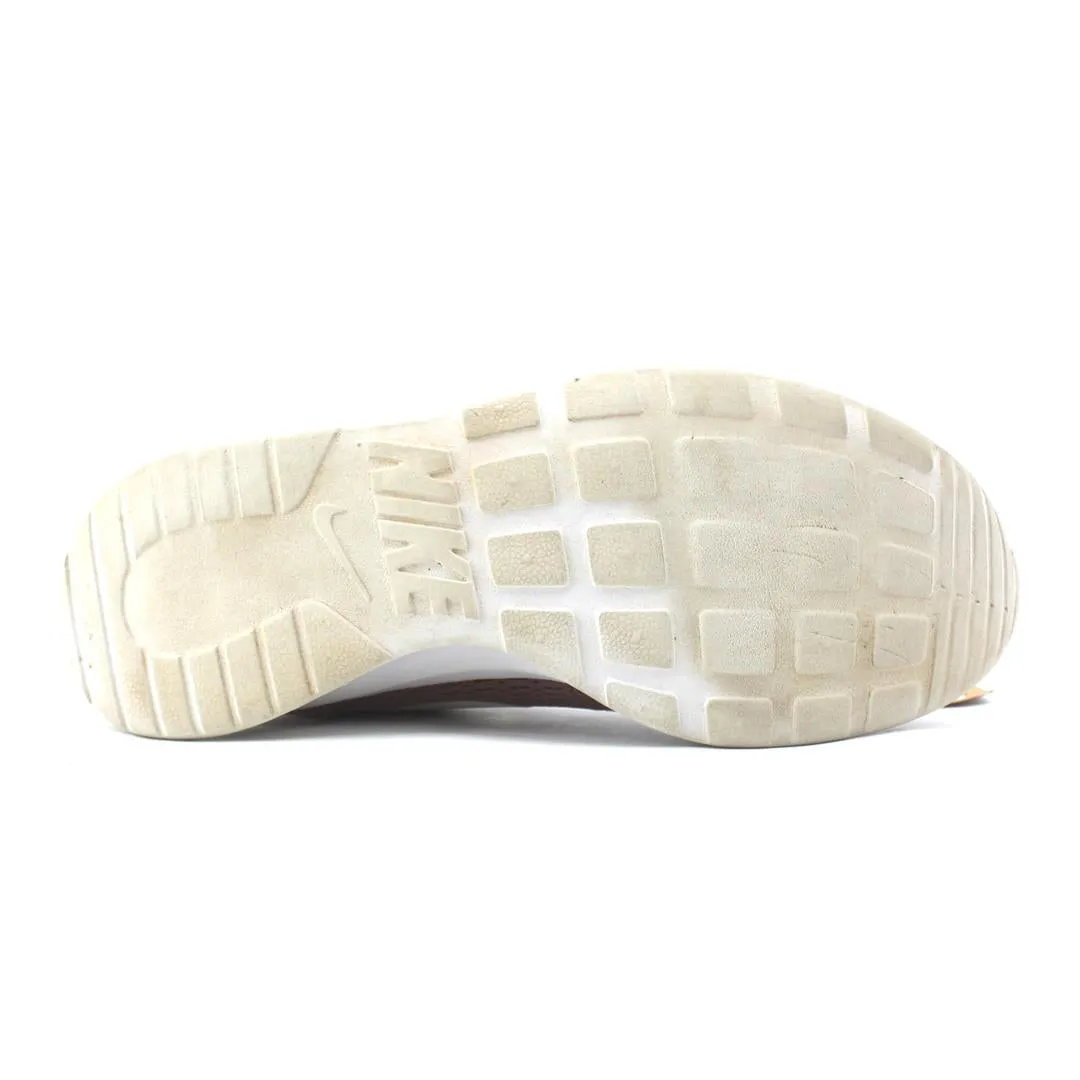 NIKE TANJUN Nike performance shoe shots