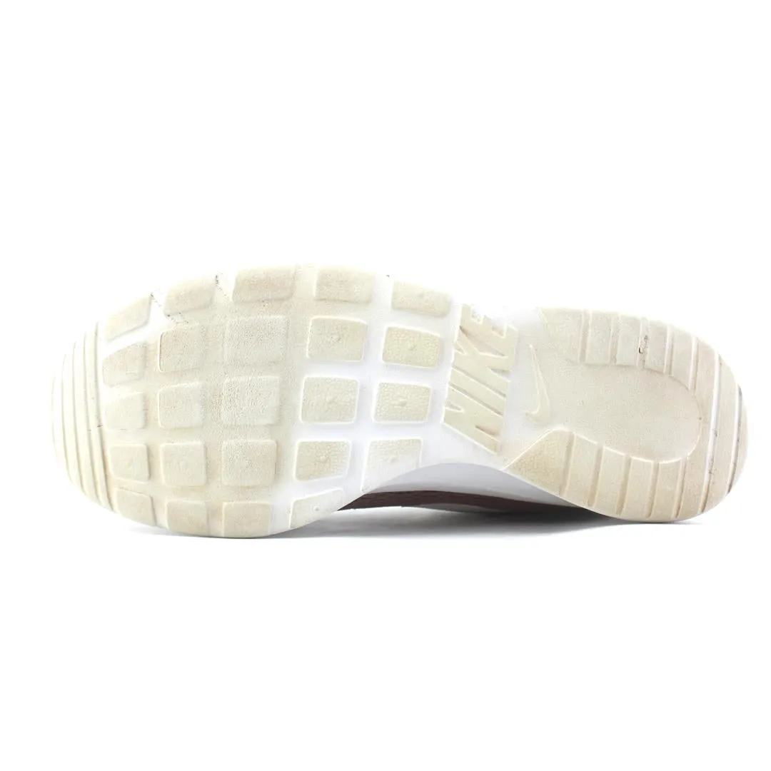 NIKE TANJUN Nike performance shoe shots