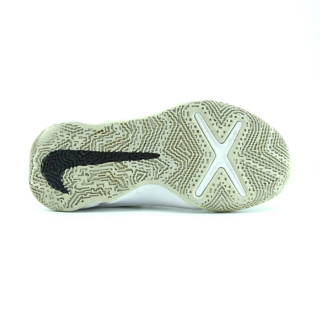 NIKE TEAM HUSTLE D 10 Nike sneaker detail shots
