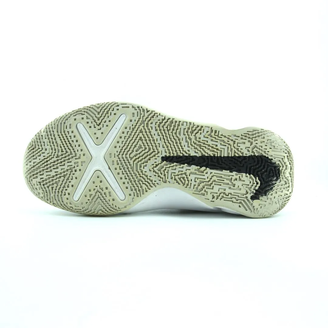 NIKE TEAM HUSTLE D 10 Nike sneaker detail shots