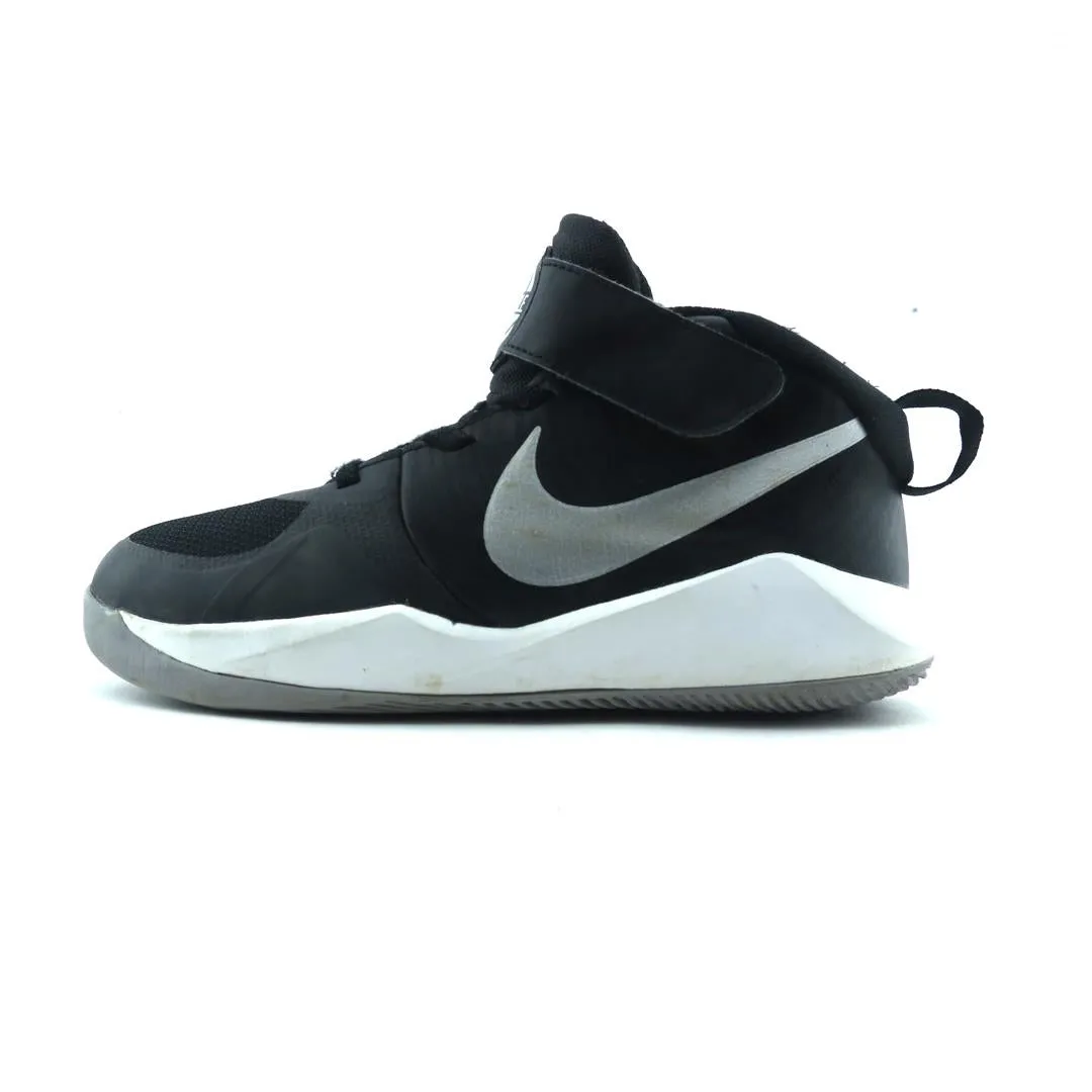 NIKE  TEAM HUSTLE D 9 Nike high-performance athletic shoes