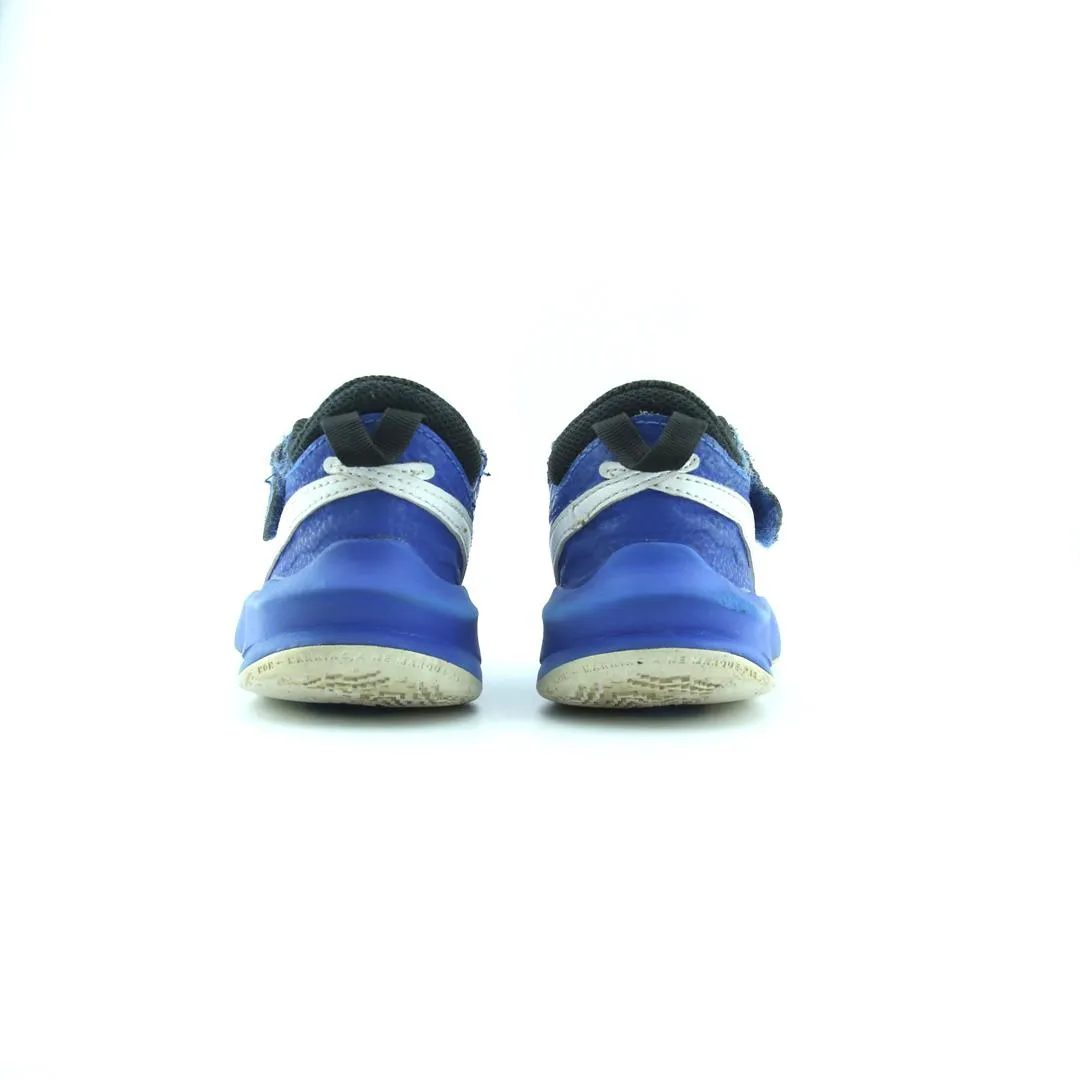 NIKE TEAM HUSTLE D10 Nike athletic footwear visuals