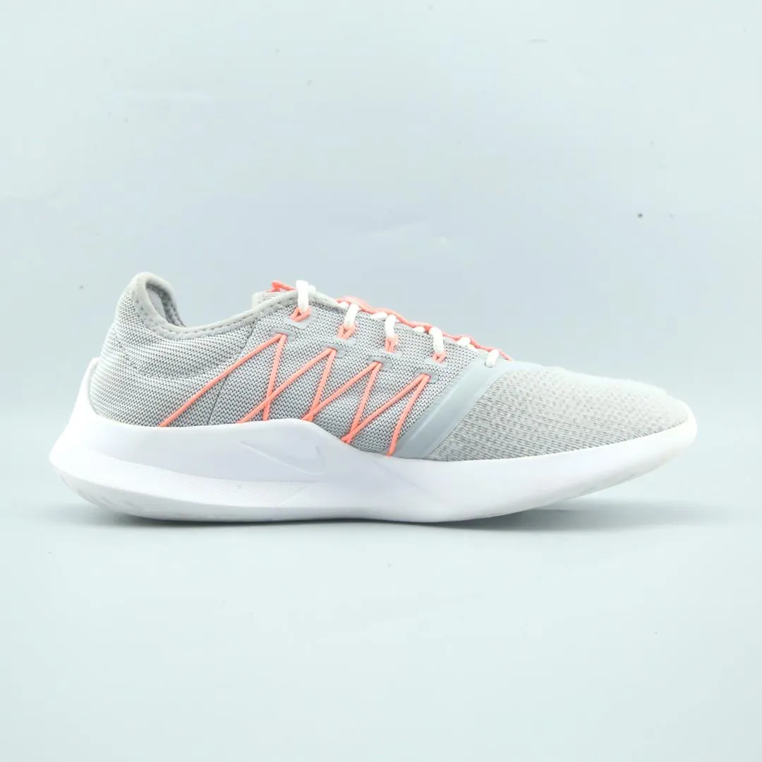 NIKE VTR  CORAL Nike sneaker detail shots