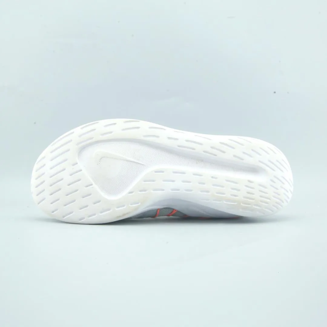 NIKE VTR  CORAL Nike sneaker detail shots