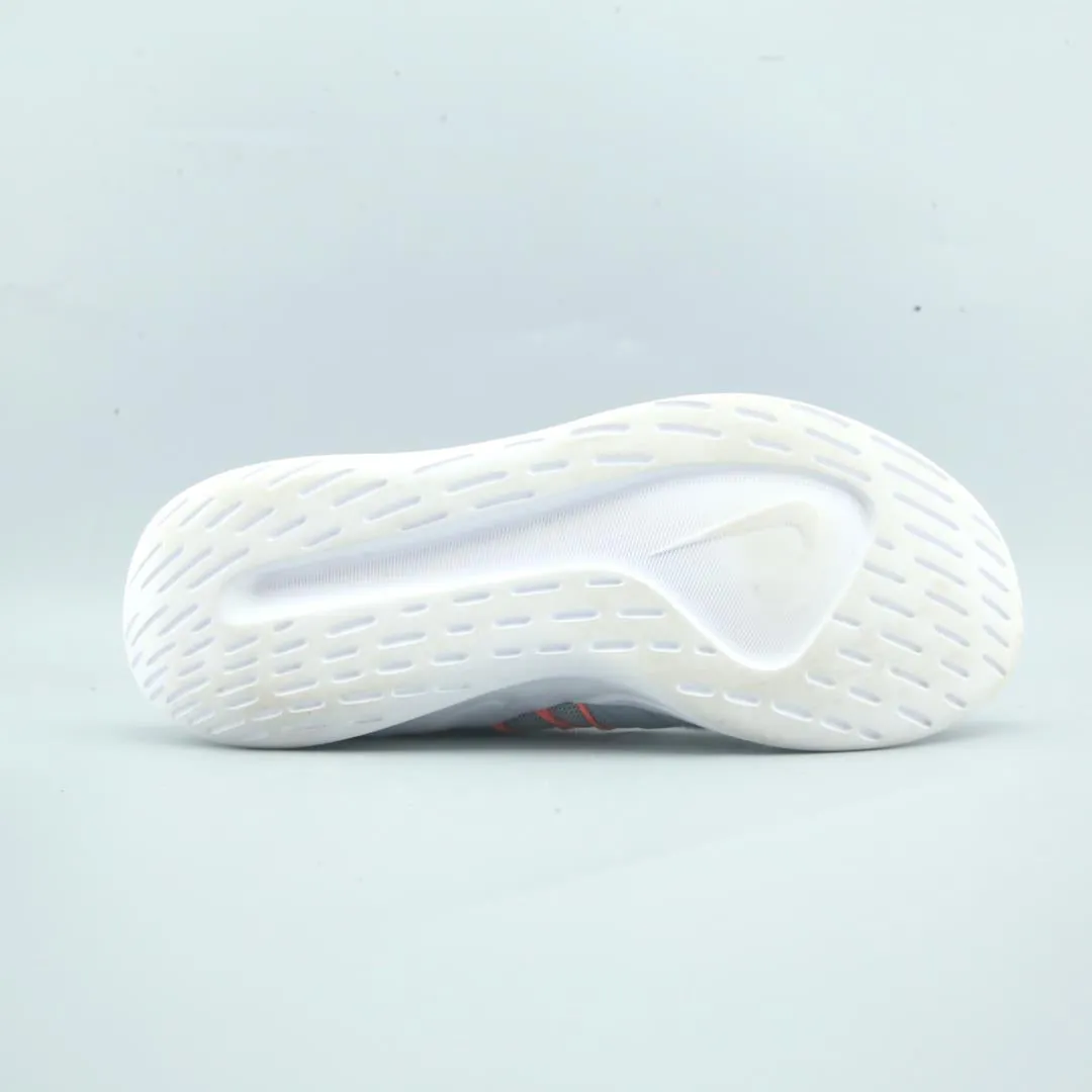 NIKE VTR  CORAL Nike sneaker detail shots