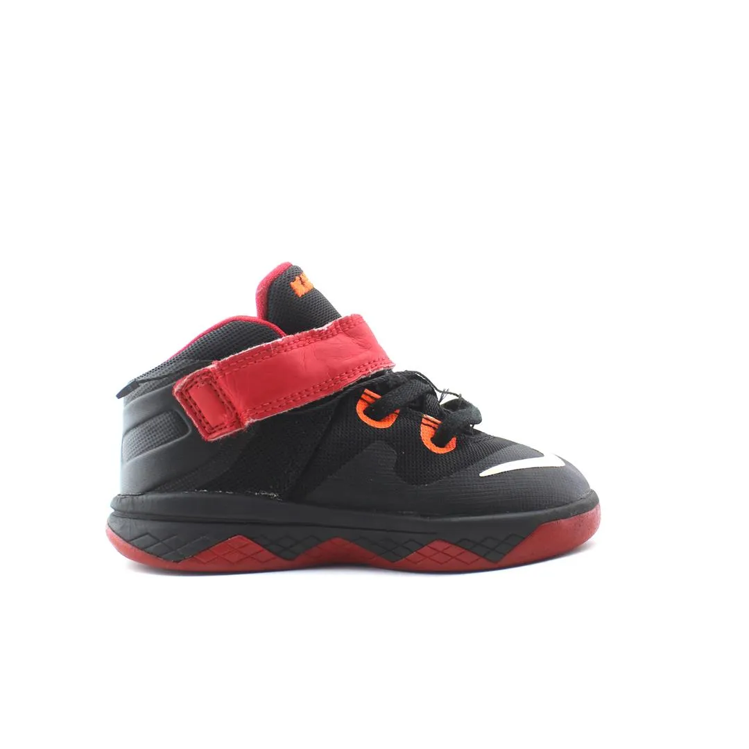 NIKE ZOOM LEBRON Nike running shoe close-ups