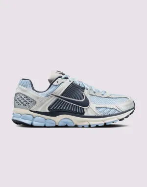 Nike Zoom Vomero 5 Nike casual sneakers with modern design