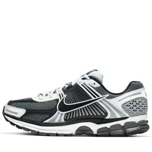 Nike Zoom Vomero 5 SE SP - Dark Grey/Black Nike premium shoe collections