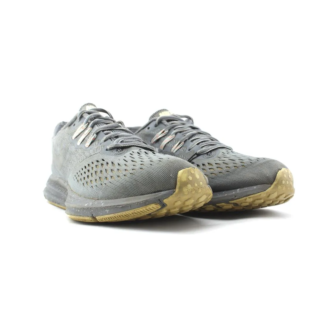 NIKE  ZOOM WINFLO 4 sleek Nike sneaker angles