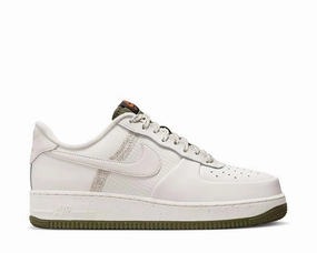 Nike Air Force 1 '07 LV8 Nike essential sneakers for sport and street