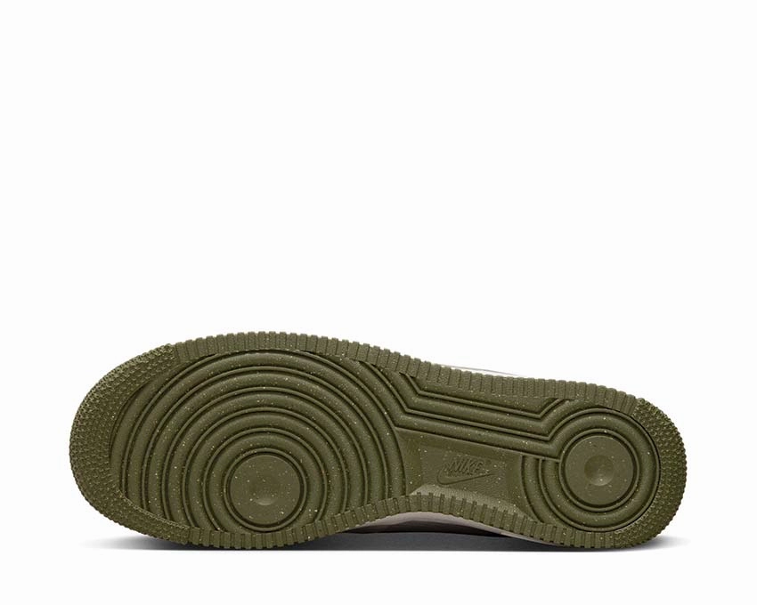 Nike Air Force 1 '07 LV8 Nike retro-inspired sneakers