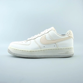 NIKE AIR FORCE 1 '07 Nike high-performance athletic shoes