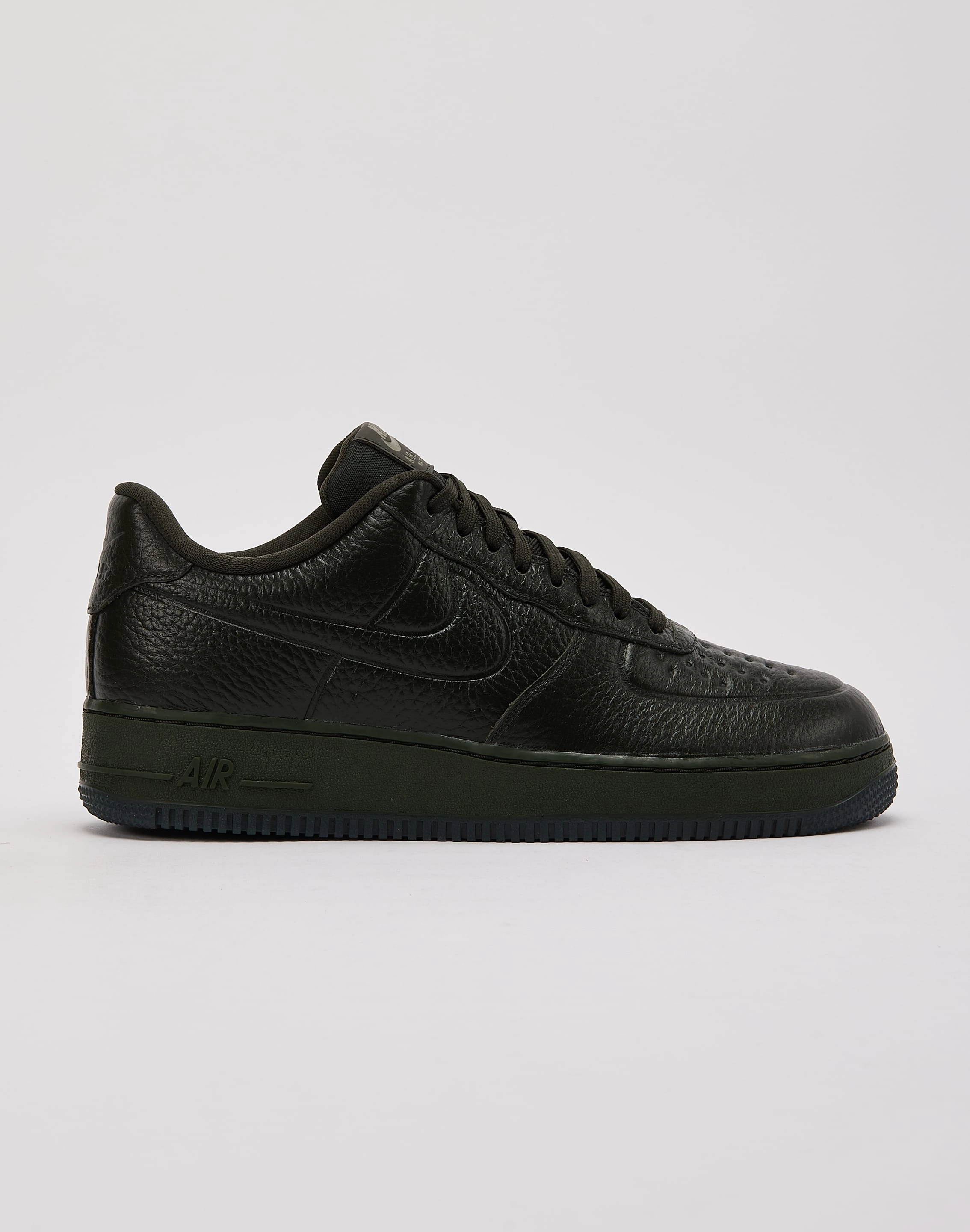 Nike Air Force 1 Low '07 Pro-Tech Nike casual sneakers with modern design