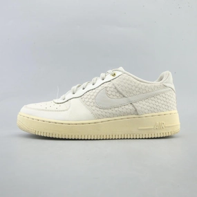 NIKE AIR FORCE 1 Nike classic retro sneaker looks