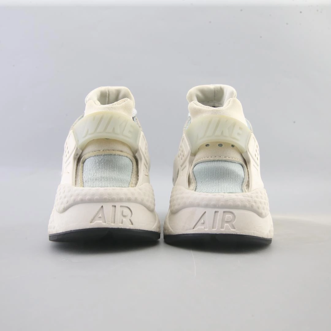 NIKE AIR HUARACHE classic Nike shoe photos