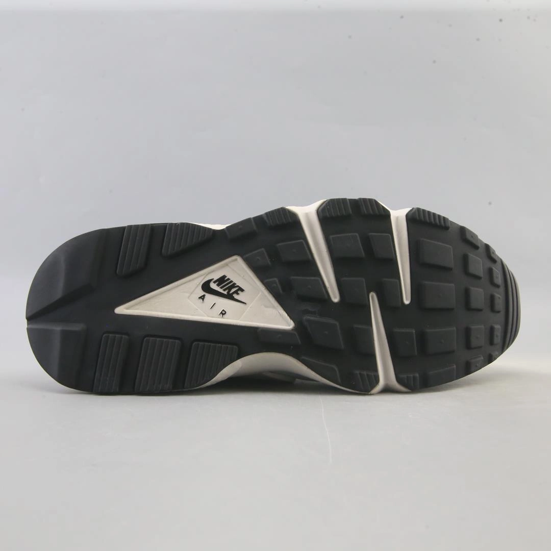 NIKE AIR HUARACHE classic Nike shoe photos