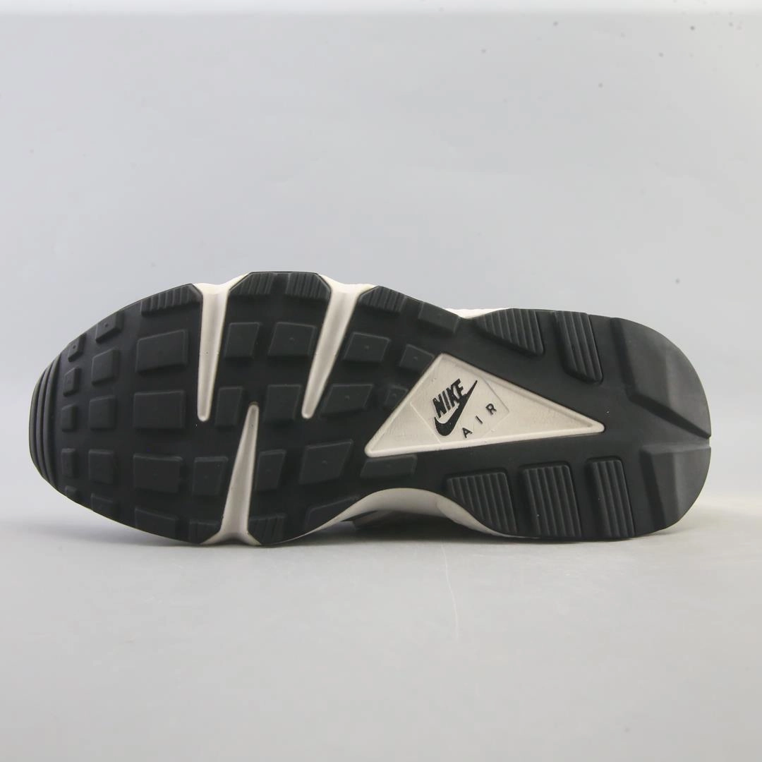 NIKE AIR HUARACHE classic Nike shoe photos