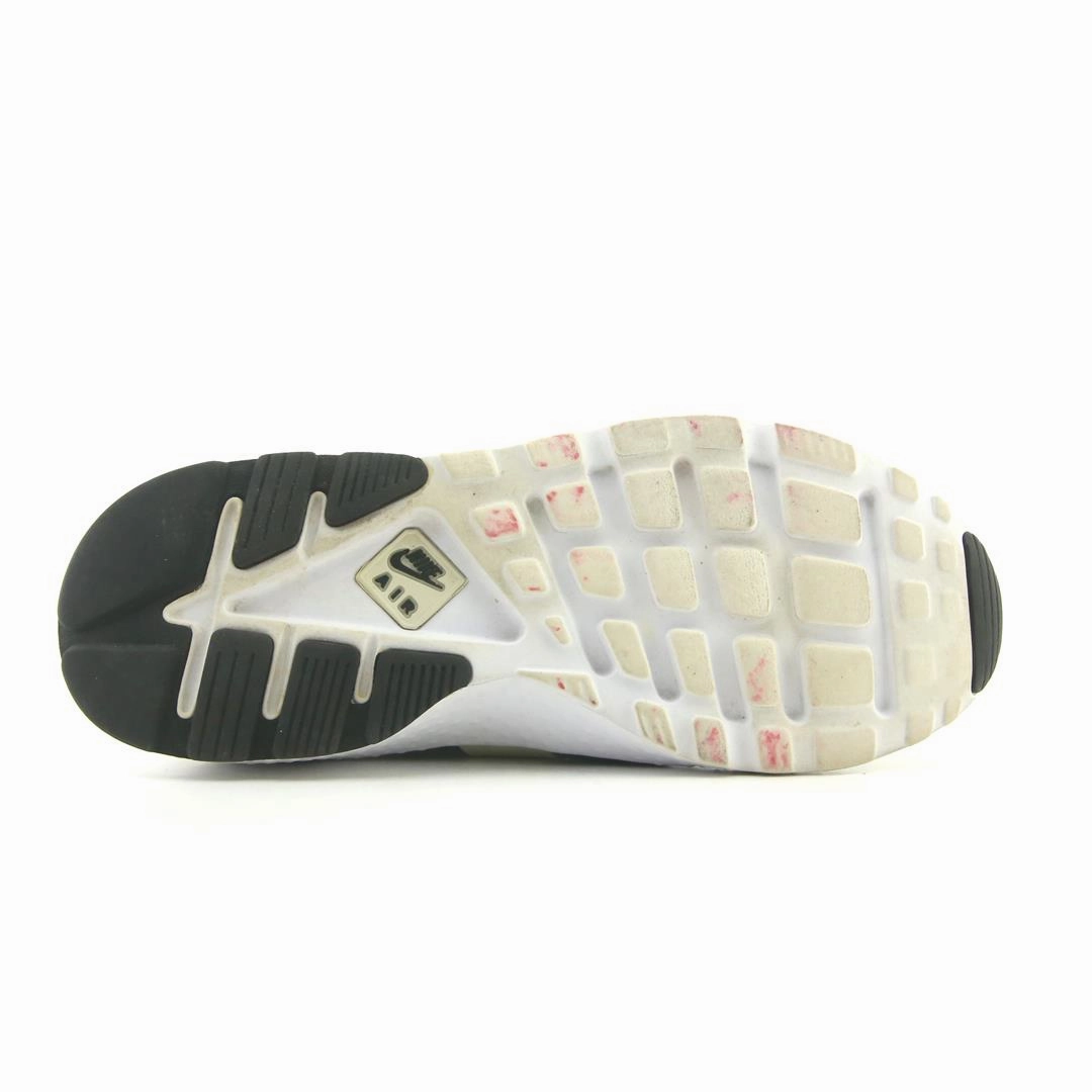NIKE AIR HUARACHE RUN ULTRA LT sleek Nike sneaker angles