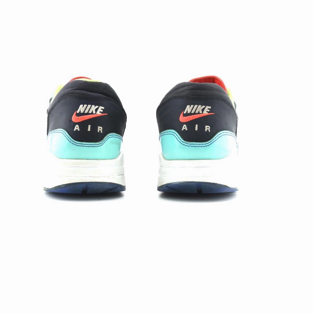 NIKE AIR MAX 1 classic Nike shoe photos