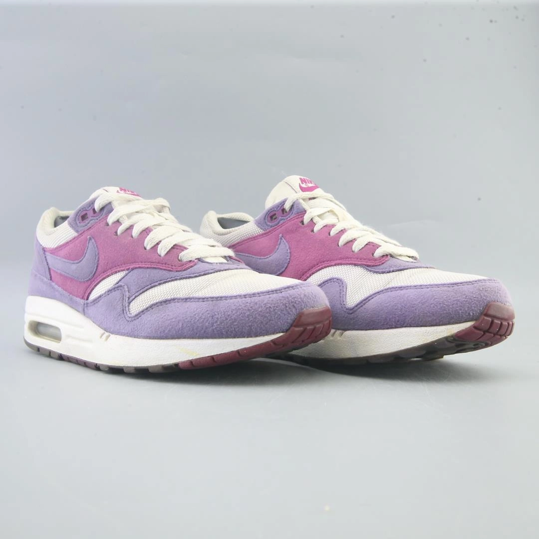 NIKE AIR MAX 1 Nike performance shoe shots
