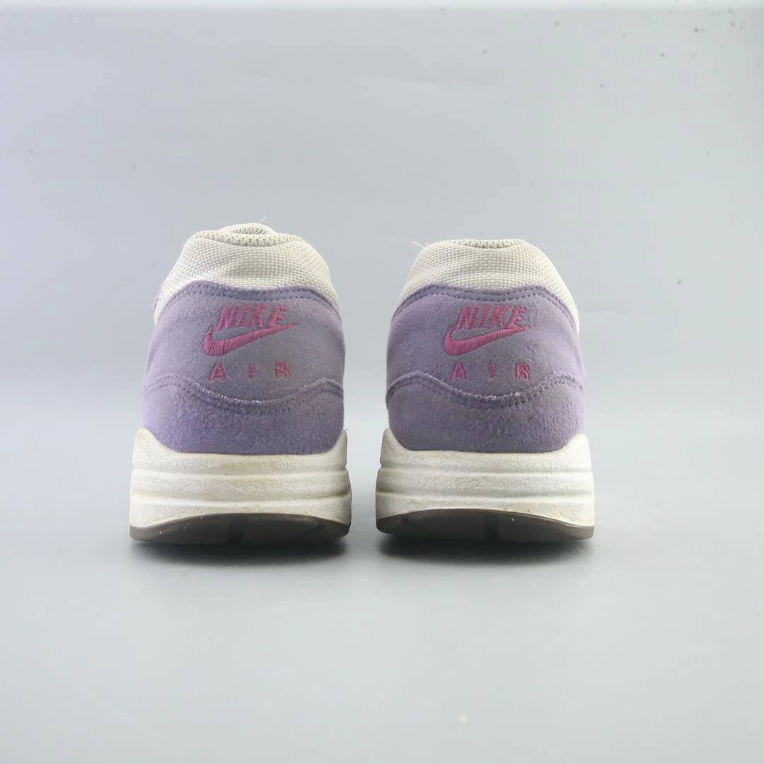 NIKE AIR MAX 1 Nike performance shoe shots