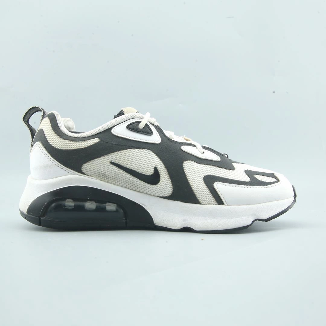 NIKE AIR MAX 200 stylish Nike trainer looks