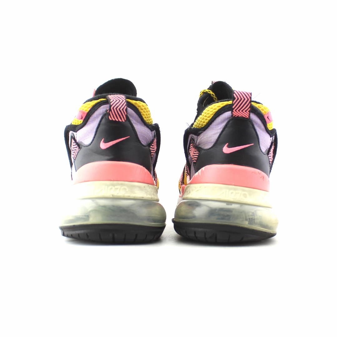 NIKE AIR MAX 270 BOWFIN Nike running shoe close-ups