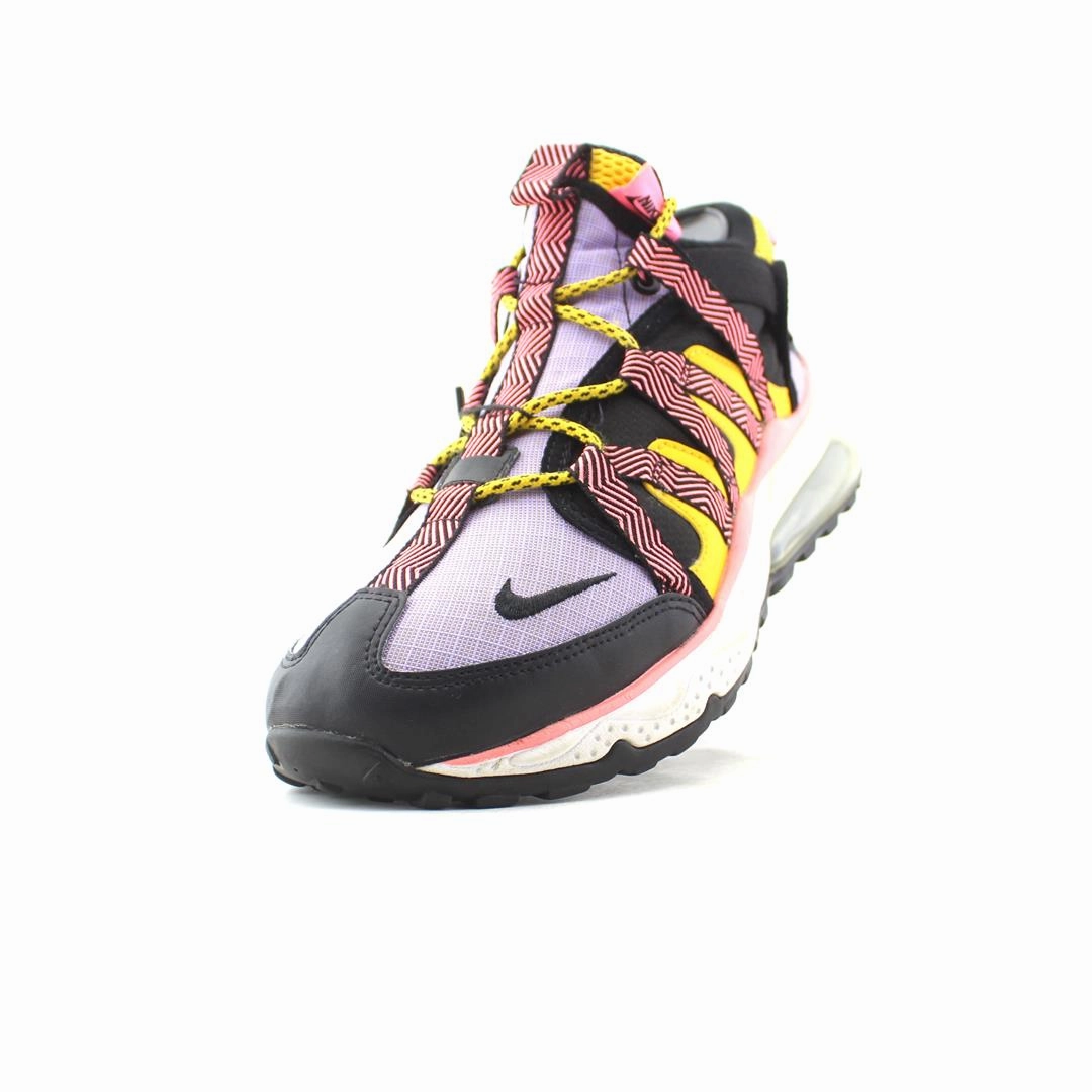 NIKE AIR MAX 270 BOWFIN Nike running shoe close-ups