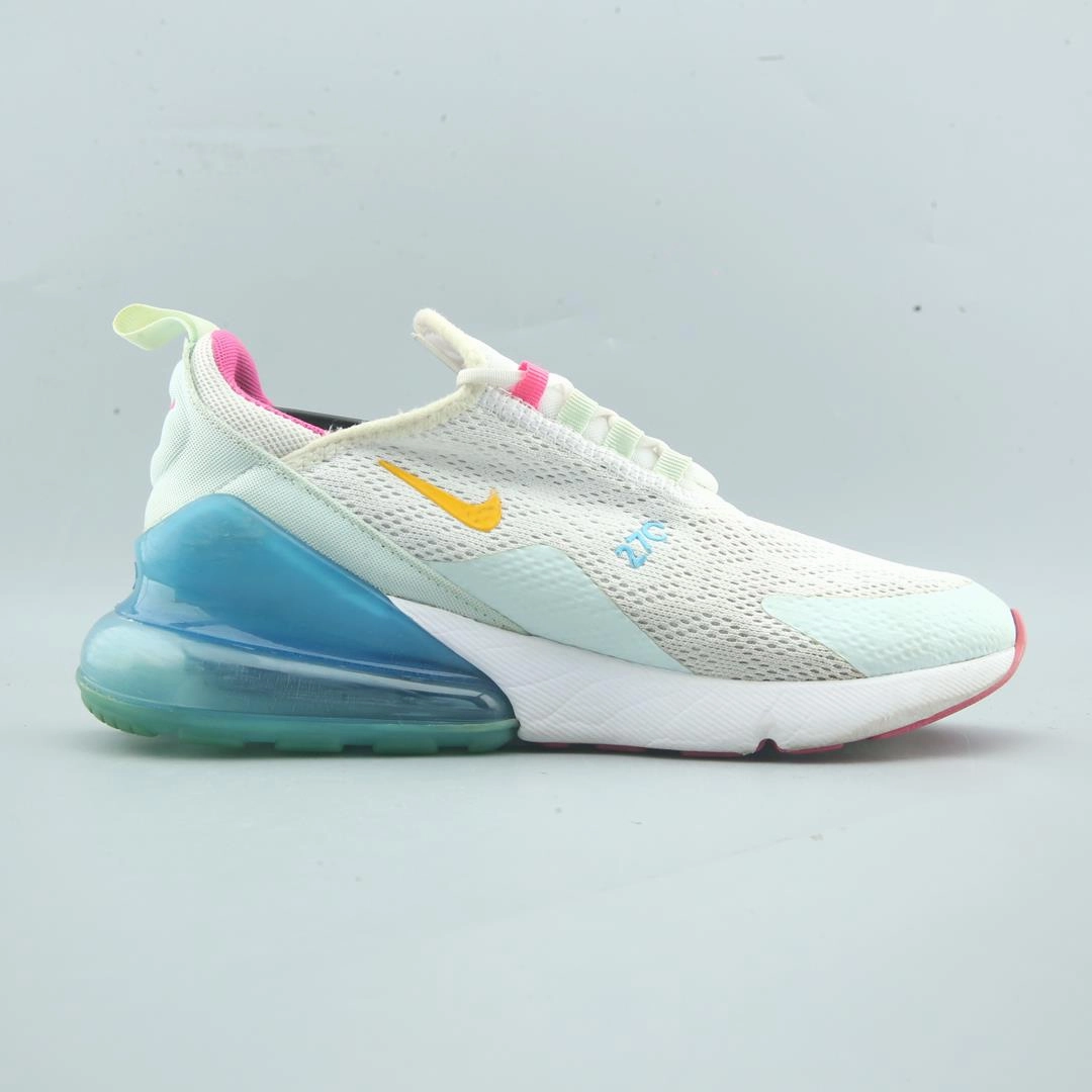 NIKE AIR MAX 270 Nike sneaker detail shots