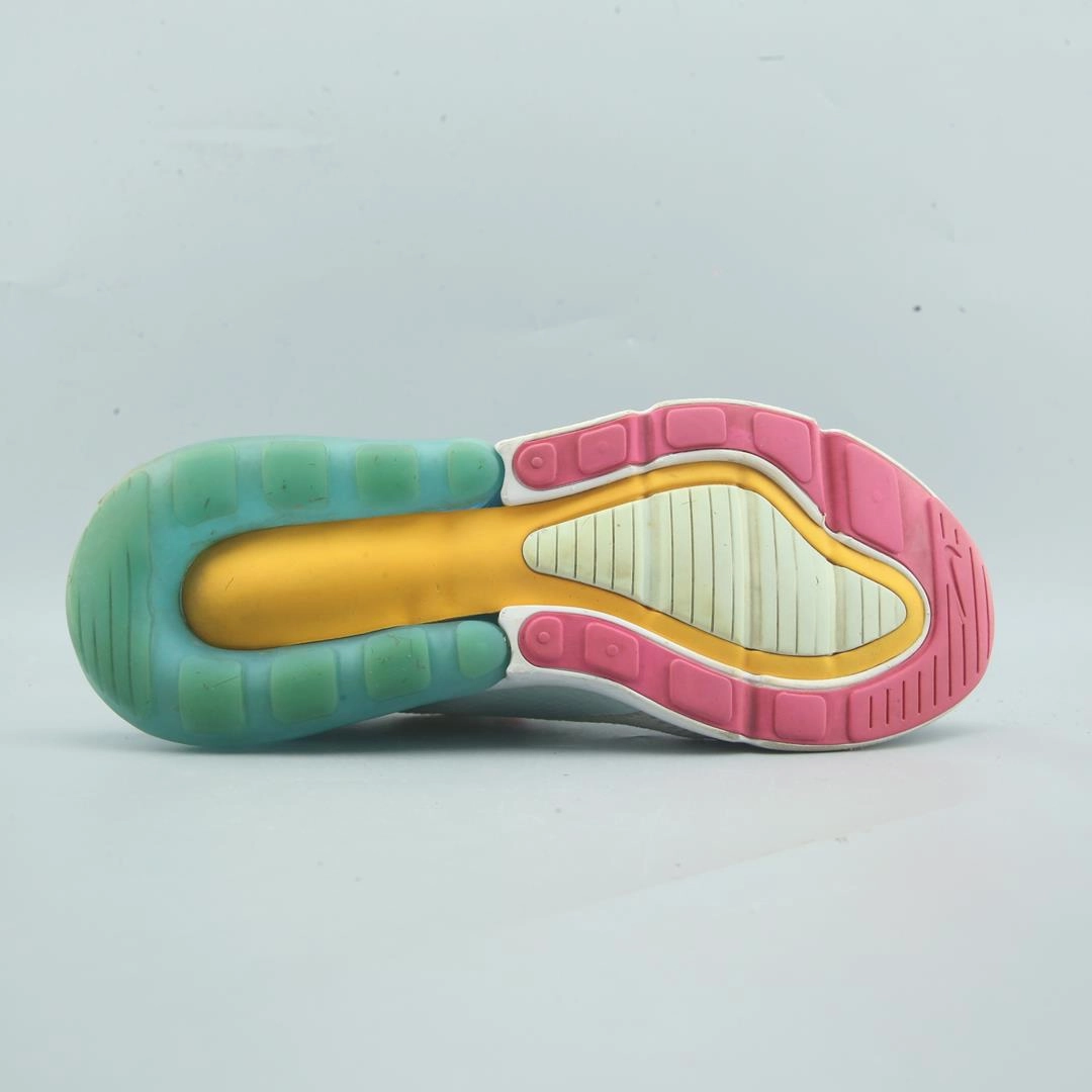 NIKE AIR MAX 270 Nike sneaker detail shots