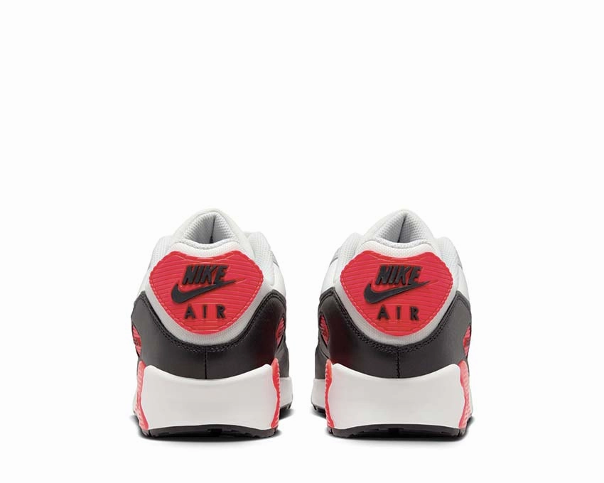 Nike Air Max 90 GTX Nike retro-inspired sneakers
