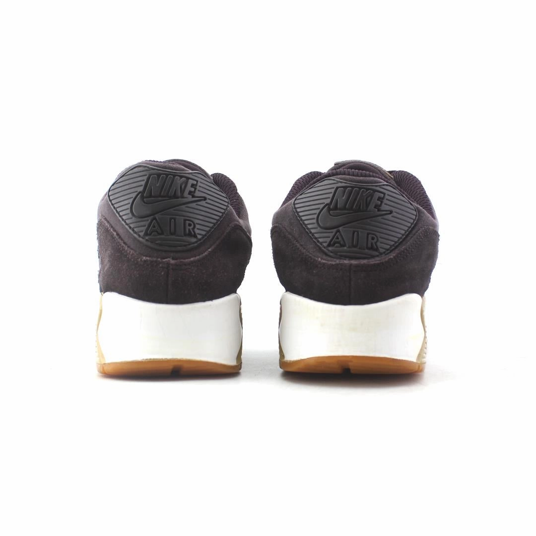 NIKE AIR MAX 90 LTR modern Nike footwear styles