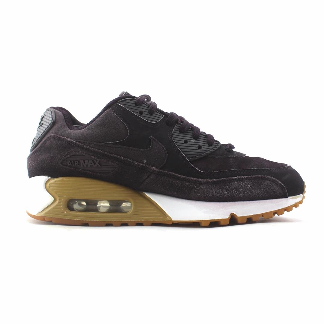 NIKE AIR MAX 90 LTR modern Nike footwear styles