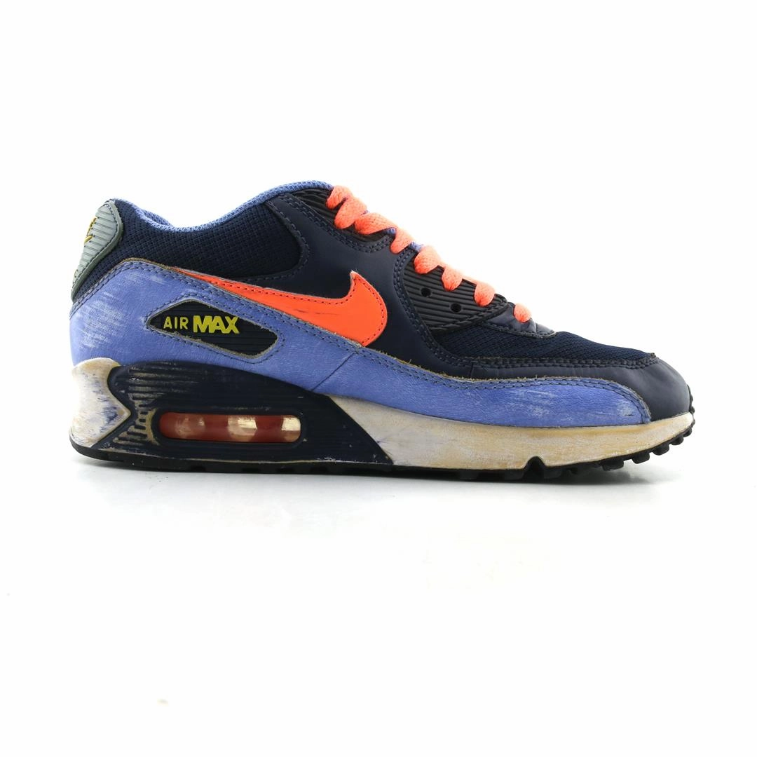 NIKE AIR MAX 90 sleek Nike sneaker angles