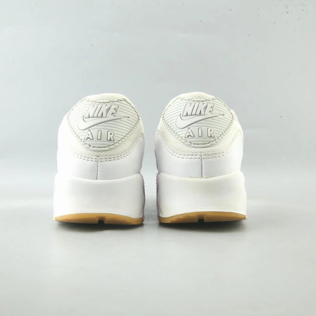 NIKE AIR MAX 90 sporty Nike shoe designs