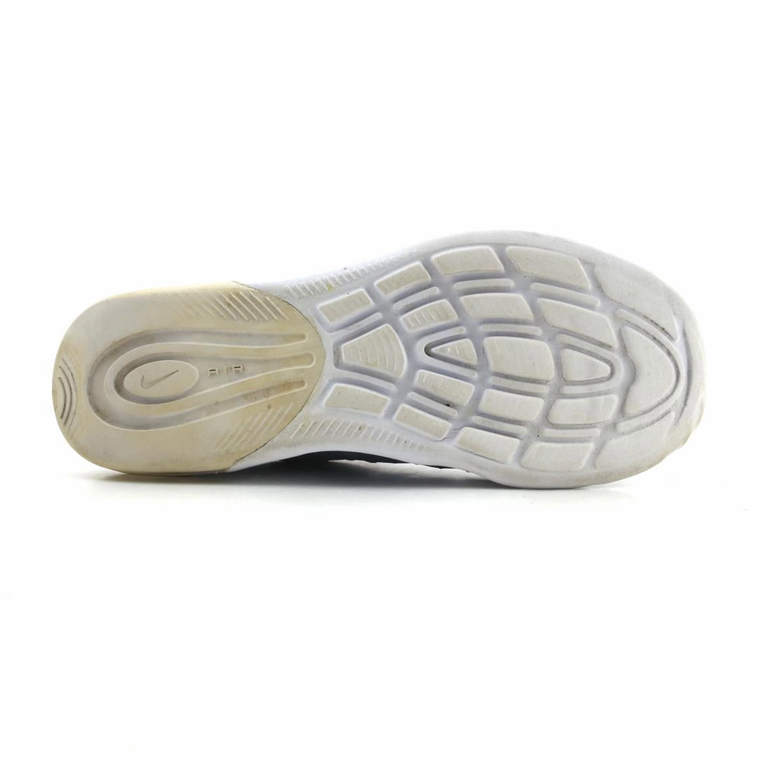 NIKE  AIR MAX AXIS sleek Nike sneaker angles