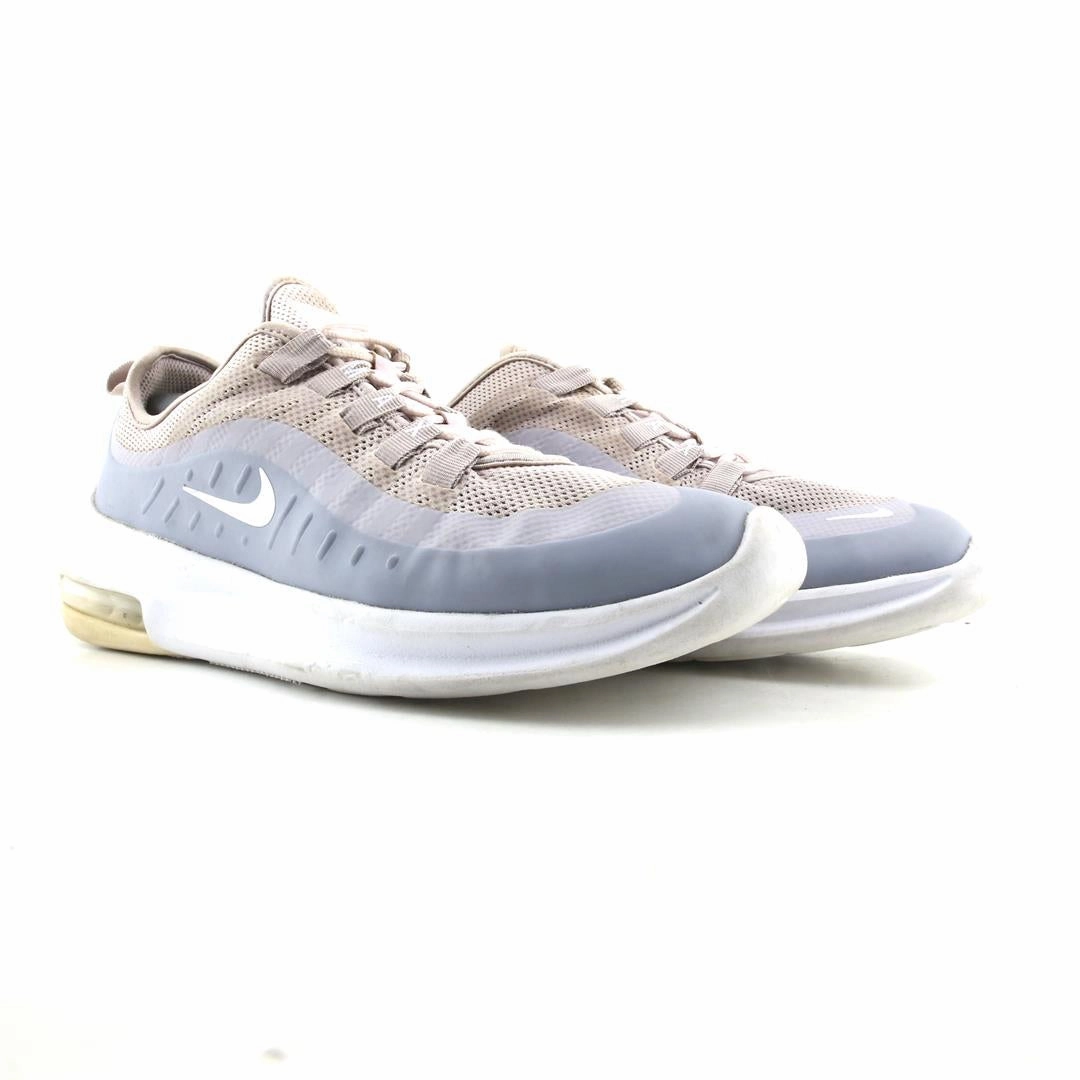 NIKE  AIR MAX AXIS sleek Nike sneaker angles