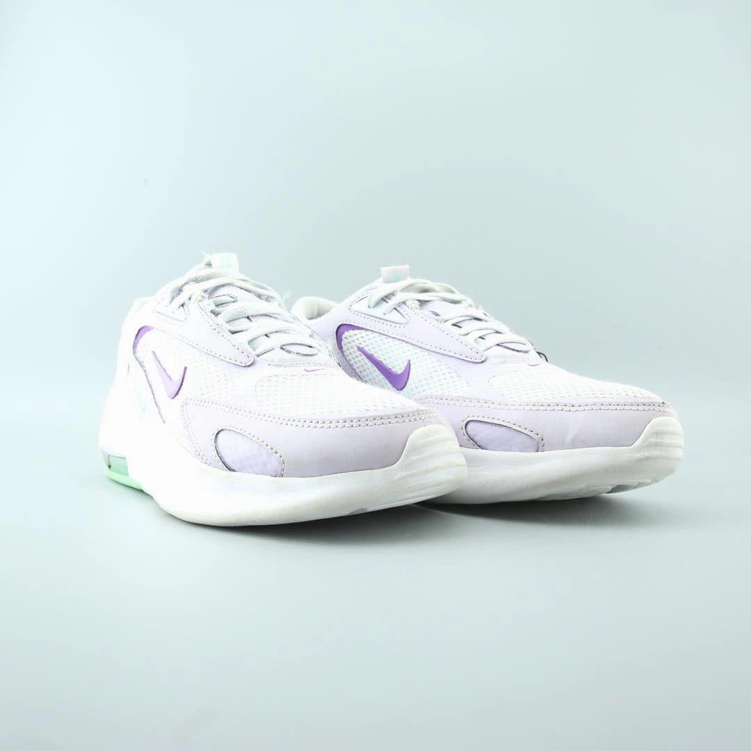NIKE AIR MAX BOLT Nike athletic footwear visuals