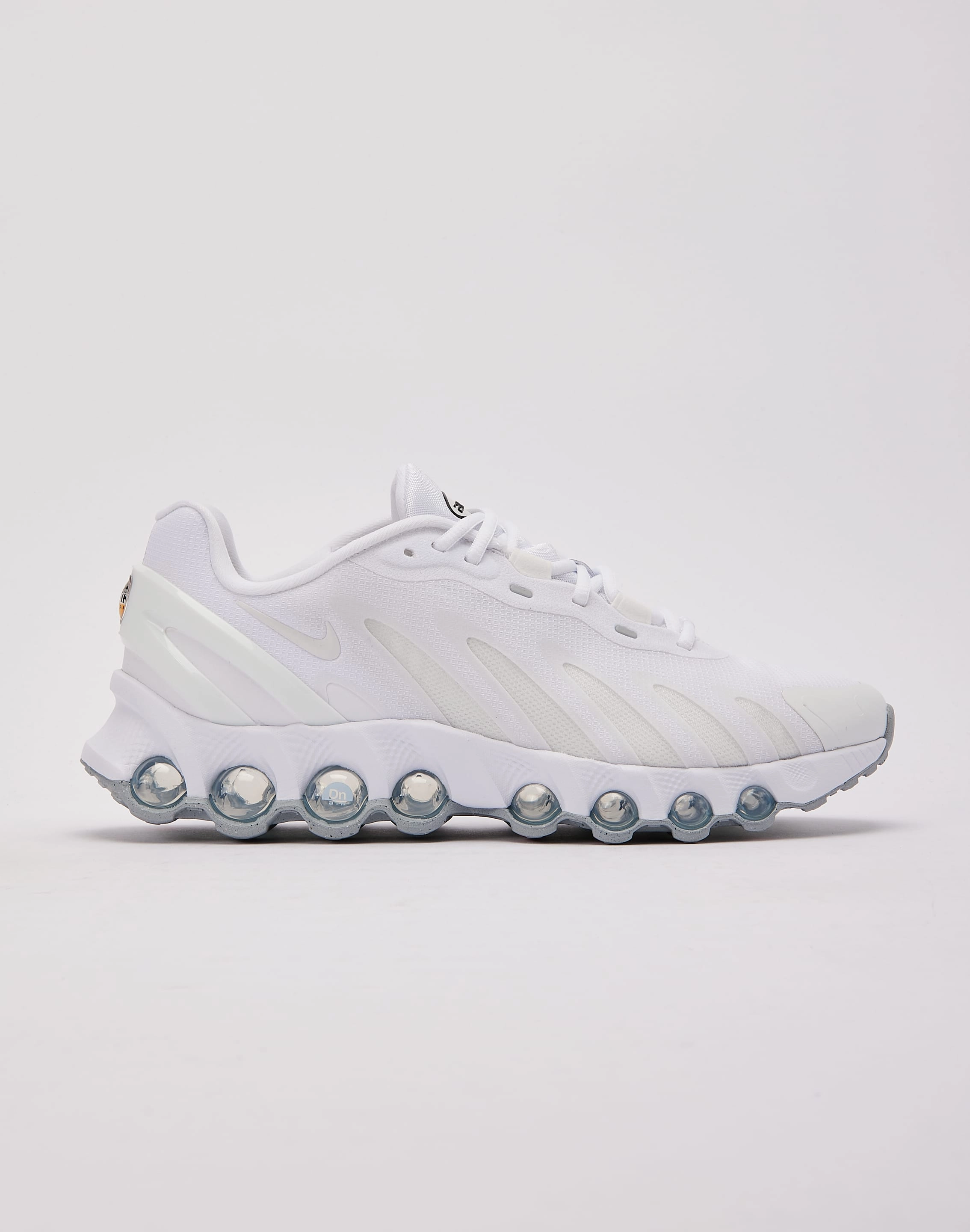 Nike Air Max Dn8 Nike casual sneakers with modern design