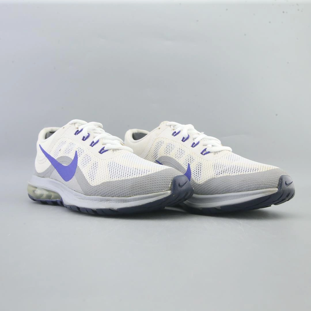 NIKE AIR MAX DYNASTY 2 modern Nike footwear styles