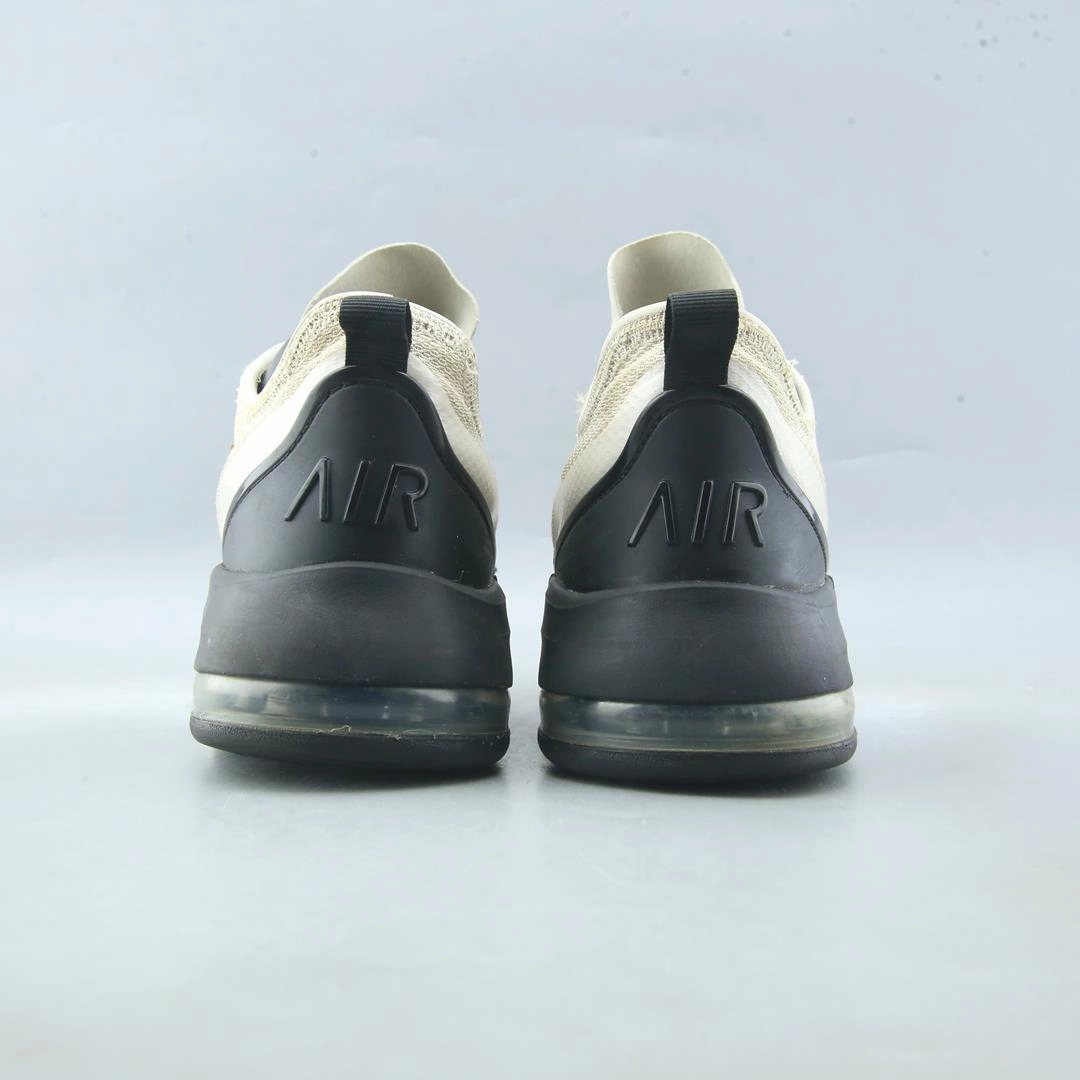 NIKE AIR MAX MOTION 2 Nike running shoe close-ups