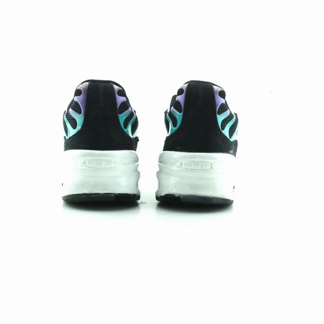 NIKE AIR MAX PLUS, Nike lifestyle footwear visuals